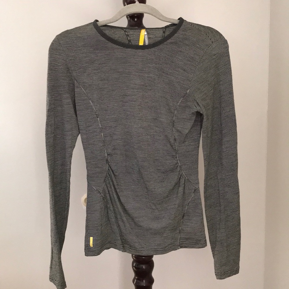 Lole gray striped long sleeved athletic tee.